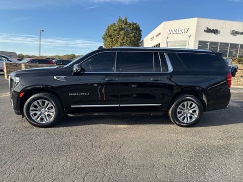 Used 2022 GMC Yukon XL Denali image 14