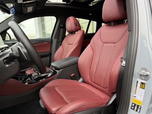 Used 2023 BMW X4 M40i w/ Premium Package image 11