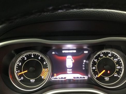 Used 2015 Jeep Cherokee Trailhawk w/ Comfort/Convenience Group image 37