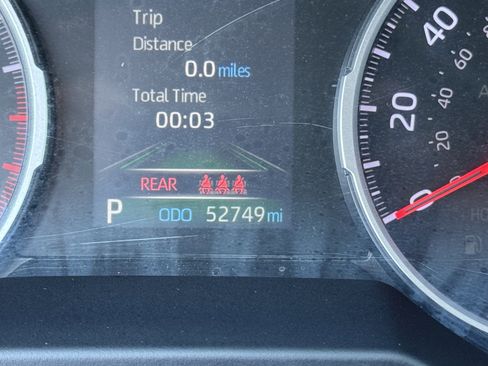 Used 2020 Toyota RAV4 XLE Premium image 20