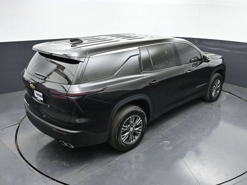 Used 2024 Chevrolet Traverse LS AWD/4WD image 32