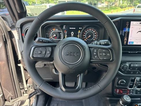New 2026 Jeep Wrangler Unlimited Rubicon AWD/4WD image 23