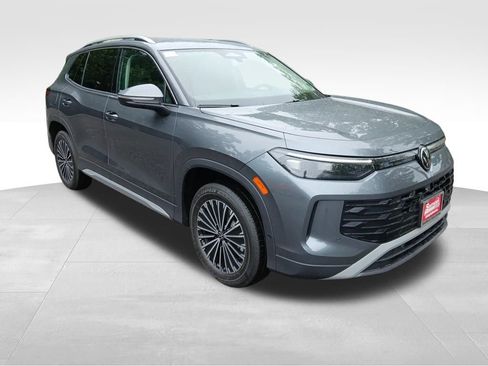 New 2025 Volkswagen Tiguan S w/ 18" Wheel Package image 7