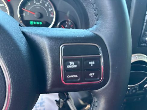 Used 2016 Jeep Wrangler Unlimited Rubicon w/ Connectivity Group image 19