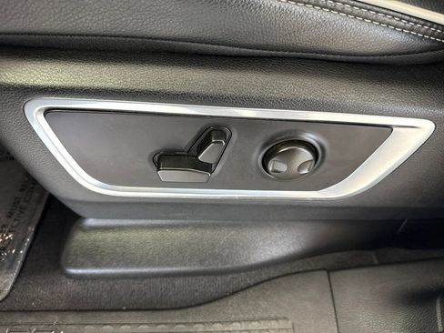 Used 2026 RAM 1500 Laramie AWD/4WD image 18