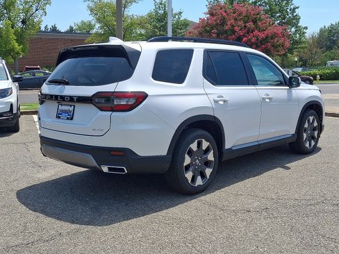 New 2026 Honda Pilot Elite image 3