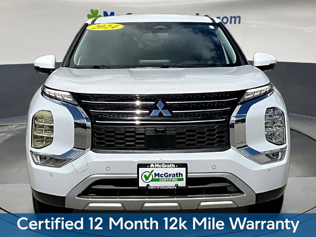 Used 2024 Mitsubishi Outlander SE AWD/4WD image 2