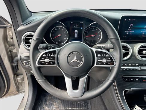 Used 2021 Mercedes-Benz GLC 300 4MATIC image 11