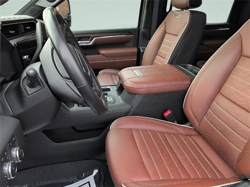 Used 2024 GMC Sierra 3500 Denali Ultimate image 14