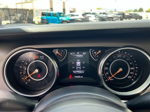 Used 2018 Jeep Wrangler Sport S image 25