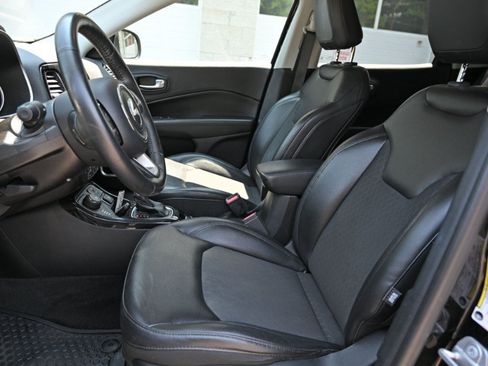 Used 2018 Jeep Compass Latitude AWD/4WD image 13
