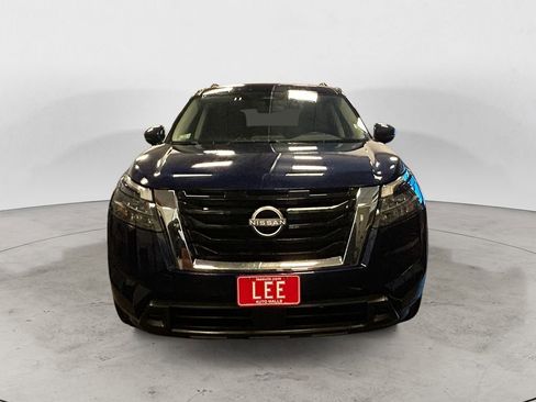 Used 2025 Nissan Pathfinder SV image 9