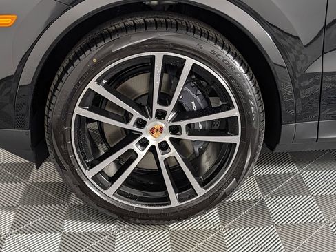 New 2026 Porsche Cayenne Coupe AWD/4WD image 11