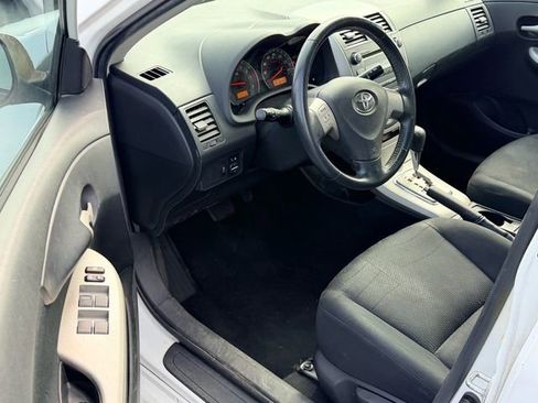 Used 2010 Toyota Corolla image 9