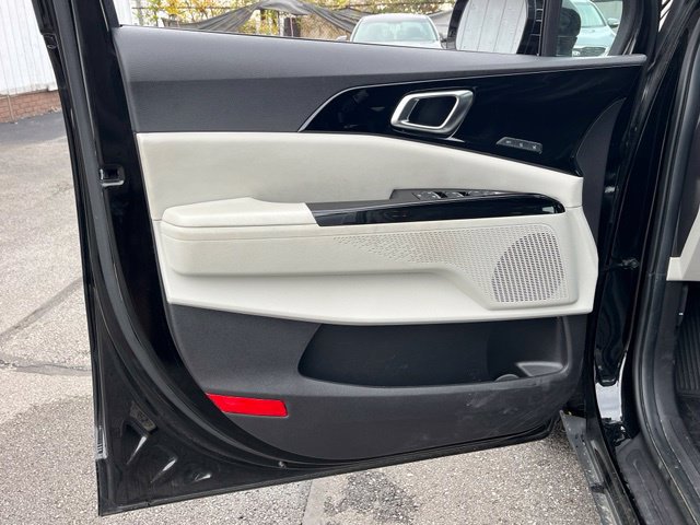 Certified 2024 Kia Carnival SX FWD image 19
