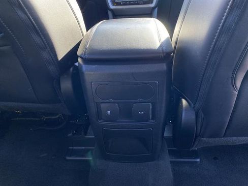 Certified 2022 Ford Explorer XLT w/ Equipment Group 202A image 29