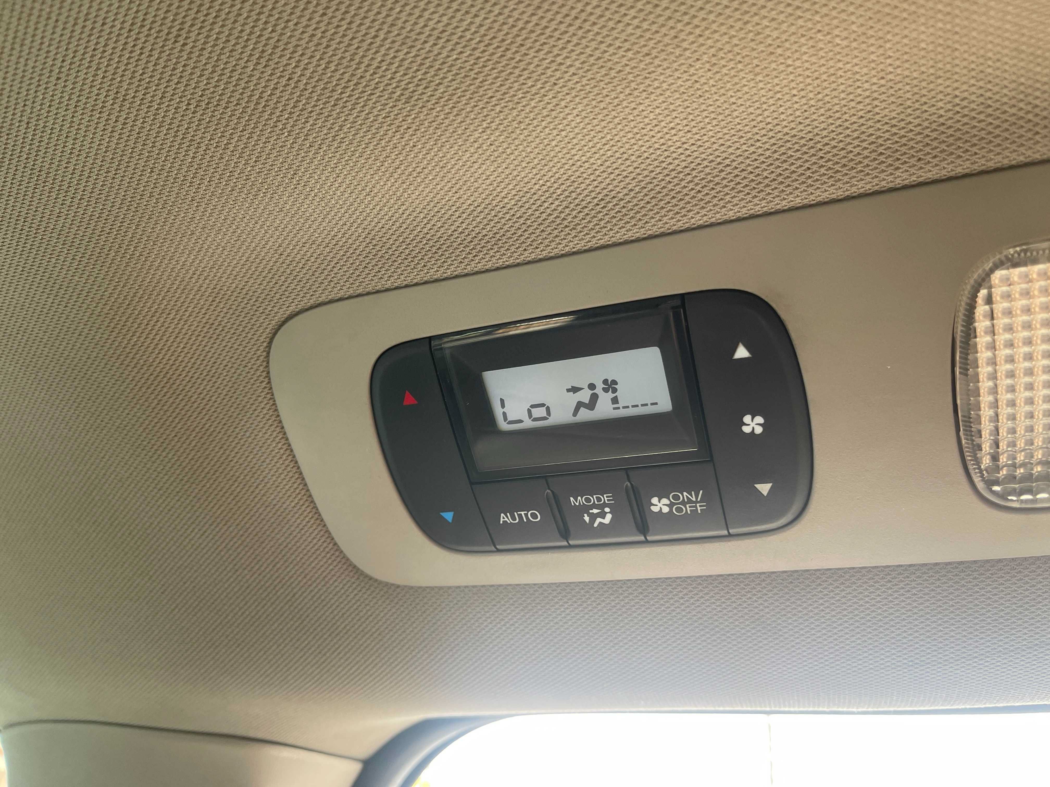 Used 2014 Honda Odyssey Touring Elite image 16