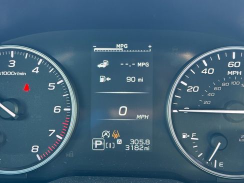 Used 2024 Subaru Crosstrek 2.0i Premium image 3