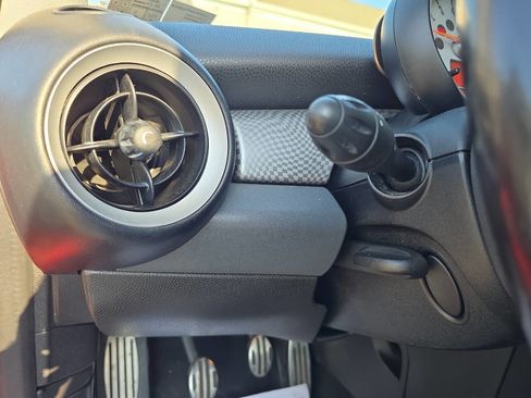 Used 2010 MINI Cooper S image 29