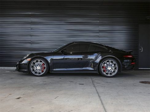 Certified 2015 Porsche 911 Turbo image 2