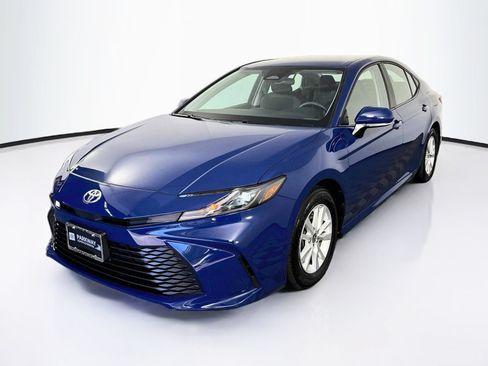 Used 2025 Toyota Camry LE FWD image 3