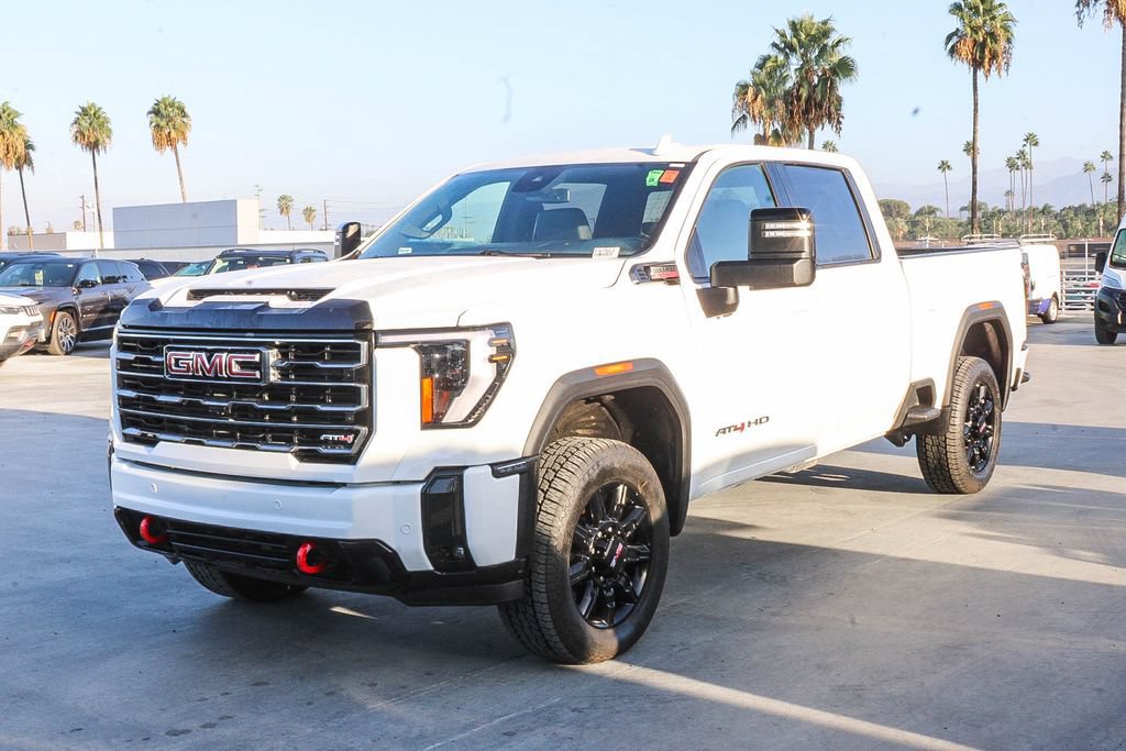 Used 2025 GMC Sierra 2500 AT4 AWD/4WD image 4