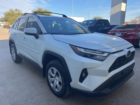 Used 2024 Toyota RAV4 XLE Premium image 3