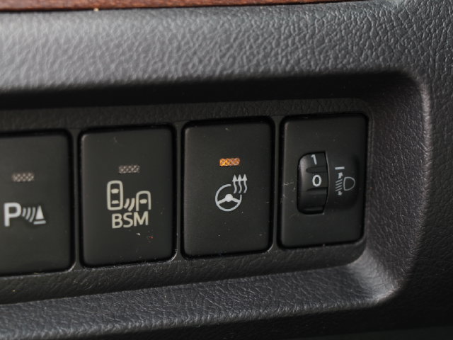 Used 2015 Toyota Sienna Limited Premium FWD image 23