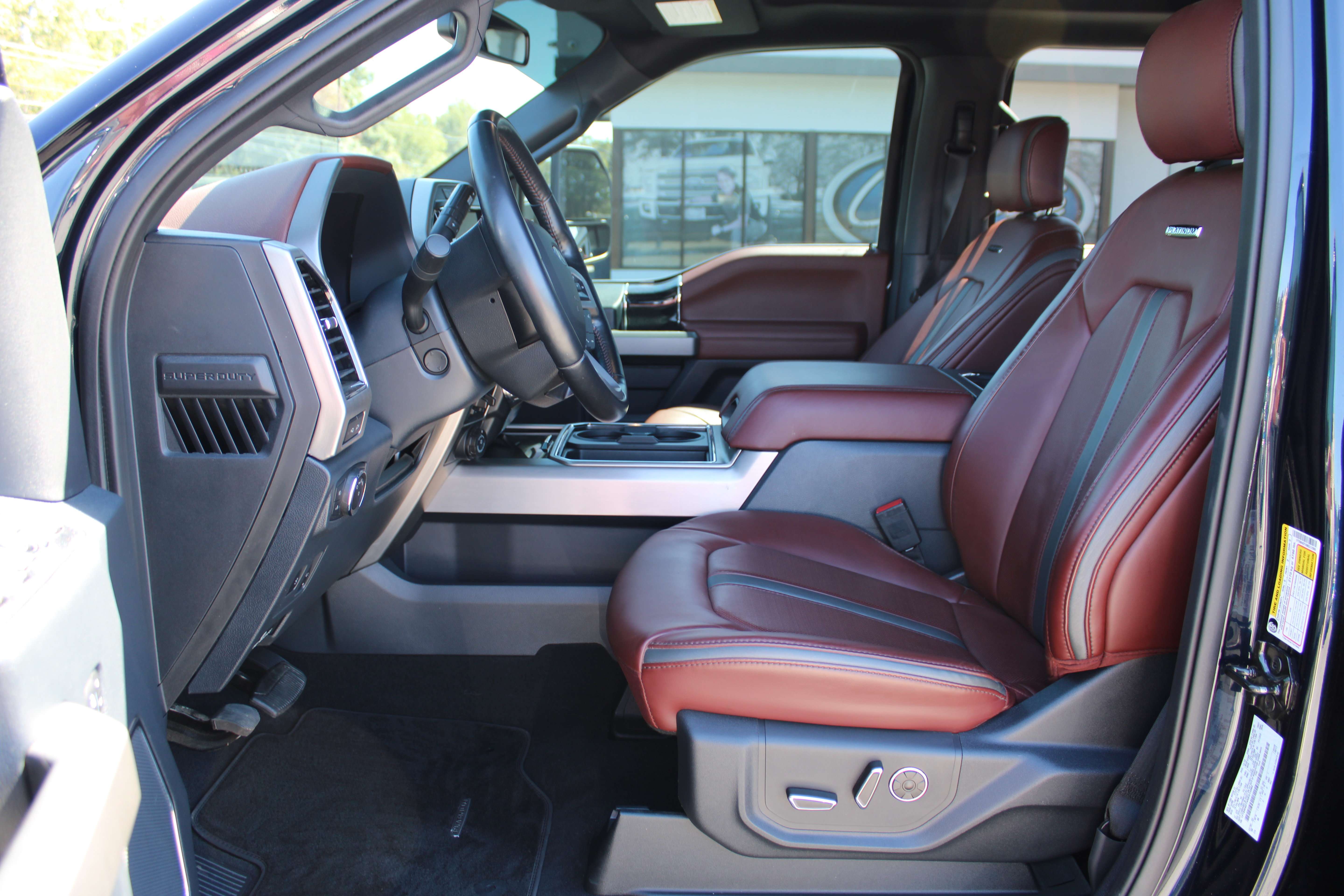 Used 2022 Ford F450 Platinum w/ FX4 Off-Road Package AWD/4WD image 25