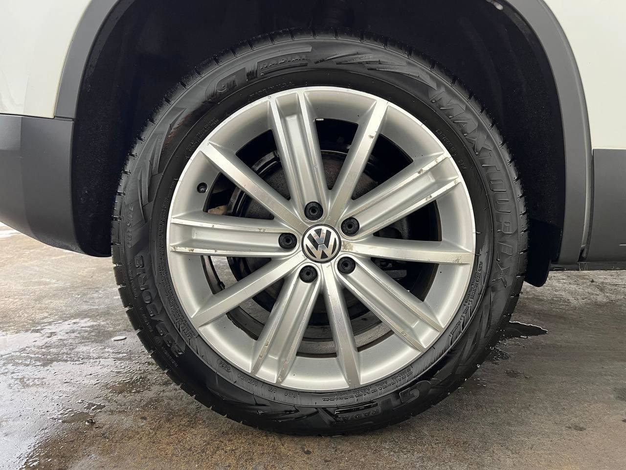 Used 2015 Volkswagen Tiguan SE AWD/4WD image 29