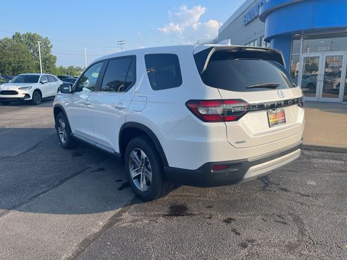 New 2025 Honda Pilot EX-L image 8