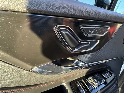 Used 2023 Lincoln Corsair Reserve w/ Equipment Group 202A image 12