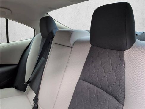 Used 2020 Toyota Corolla LE FWD image 17