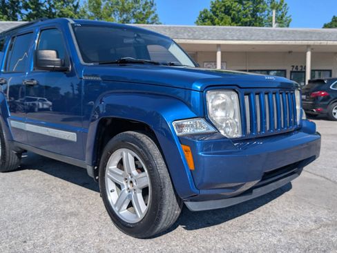 Used 2010 Jeep Liberty Sport w/ Popular Equipment Group AWD/4WD image 1