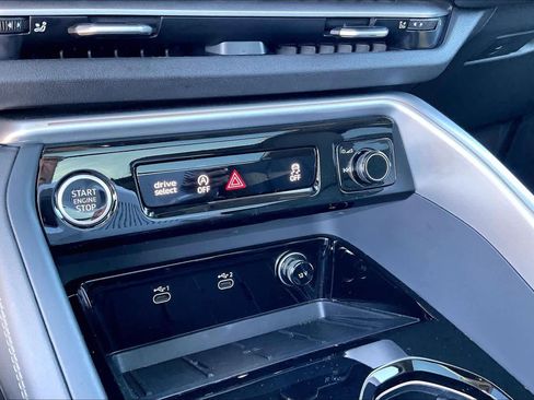 Certified 2025 Audi Q5 Premium Plus w/ Premium Plus image 30