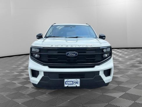 Used 2025 Ford Expedition Active AWD/4WD image 7