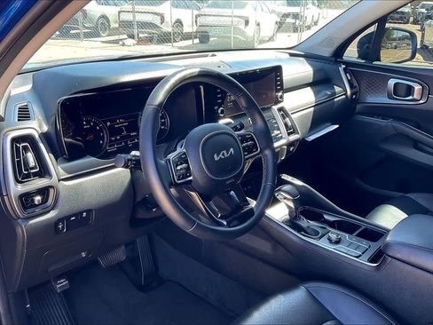 Certified 2023 Kia Sorento S image 2