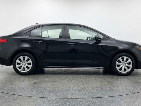 Used 2025 Toyota Corolla LE FWD image 11