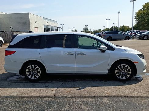 Used 2024 Honda Odyssey EX-L image 2
