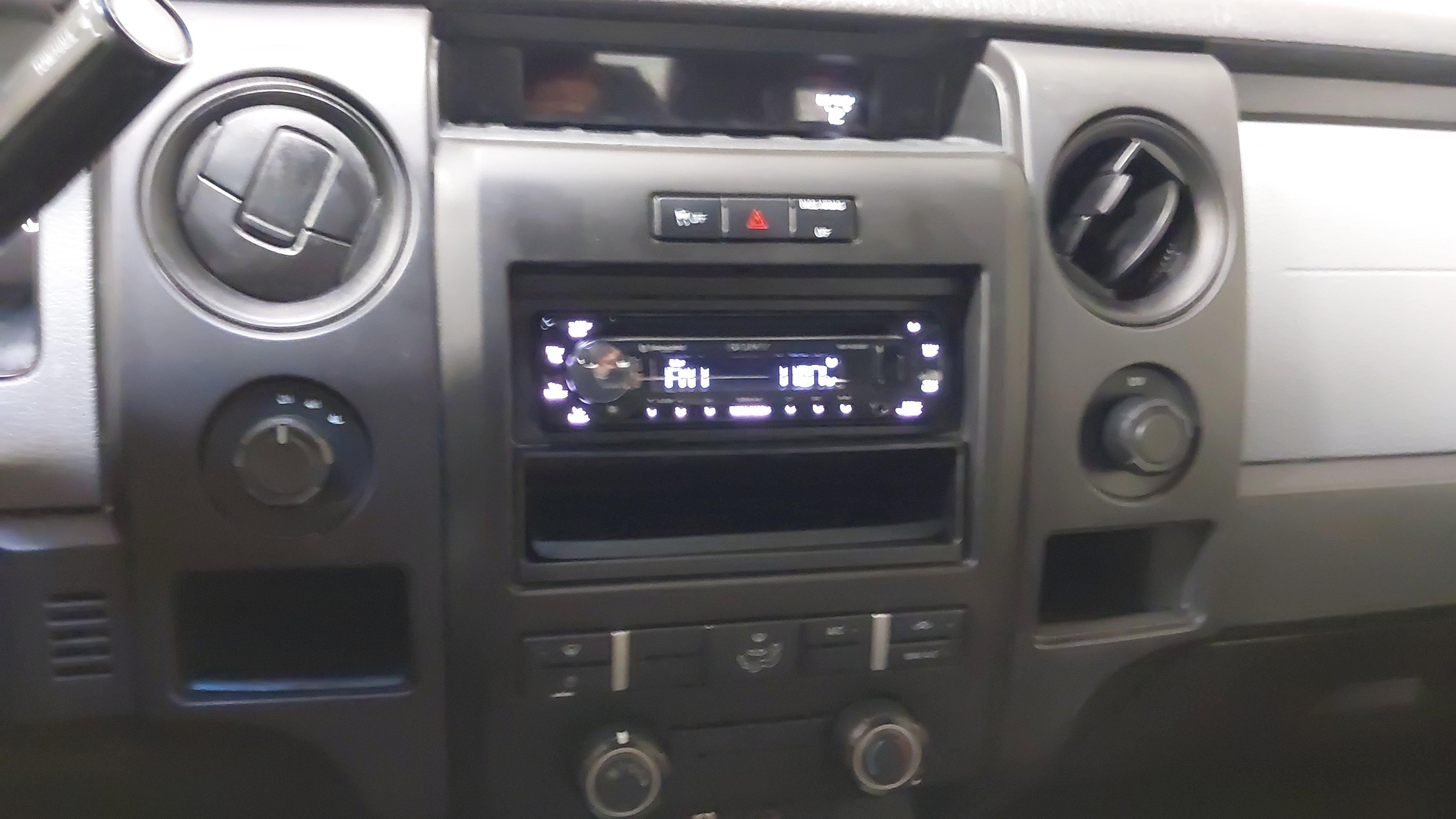 Used 2013 Ford F150 STX w/ Mid Equipment Group AWD/4WD image 28