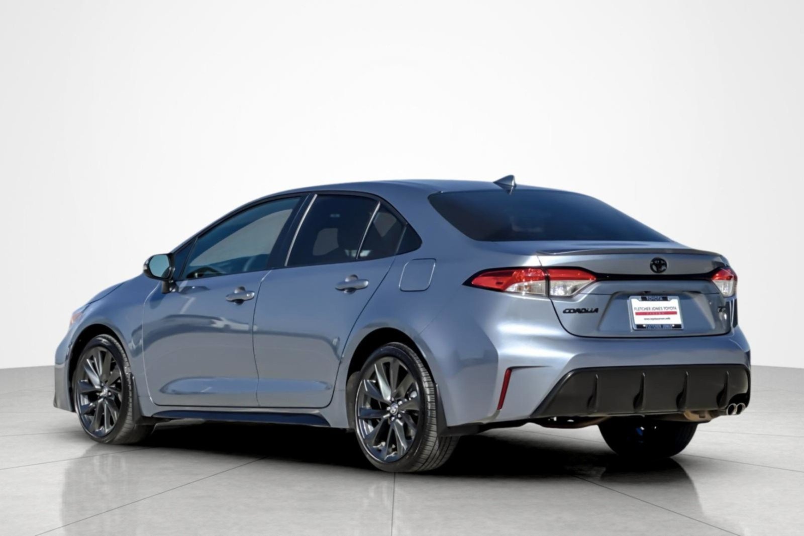 Certified 2024 Toyota Corolla SE w/ SE Premium Package FWD image 3