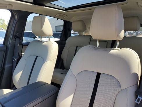 New 2025 MAZDA CX-70 Plug-In Hybrid w/ Premium Pkg image 14