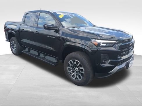 Used 2023 Chevrolet Colorado Z71 w/ Z71 Convenience Package 2 AWD/4WD image 9