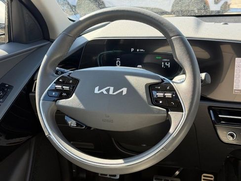 Used 2023 Kia Niro EX Touring image 15