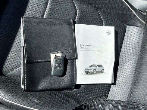 Used 2022 Volkswagen Tiguan SEL R-Line AWD/4WD image 10