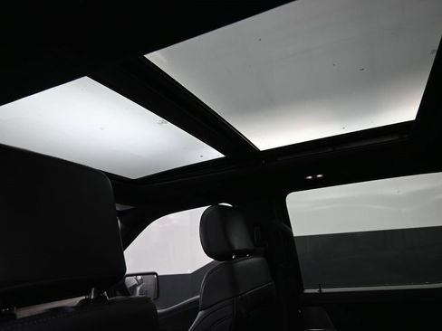 Certified 2025 Ford F150 Platinum w/ Equipment Group 702A High image 23