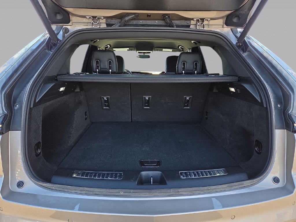 Used 2025 Cadillac XT4 Sport w/ LPO, Floor Liner Package FWD image 10