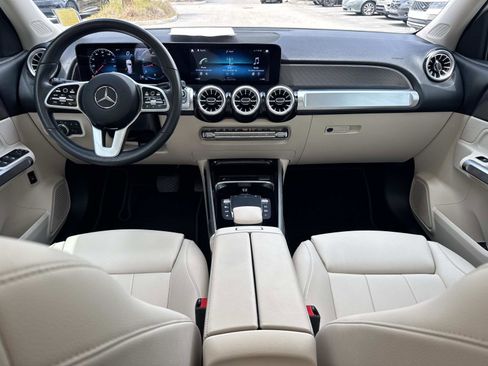 Used 2022 Mercedes-Benz GLB 250 4MATIC w/ Premium Package Lite image 16