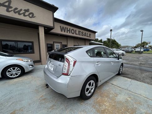 Used 2012 Toyota Prius Two FWD image 4