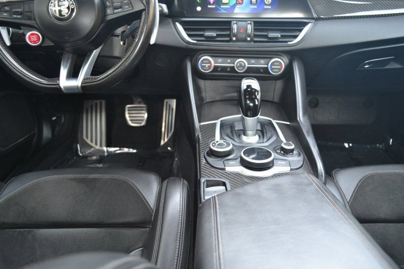 Used 2018 Alfa Romeo Giulia Quadrifoglio RWD image 22